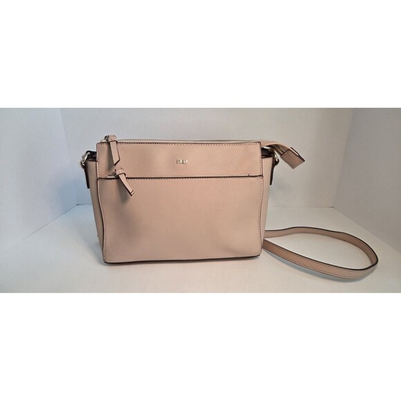 DKNY Baby Pink Faux Leather Crossbody w/Gold Accents Adjst Strap Great Condition - Picture 2 of 13